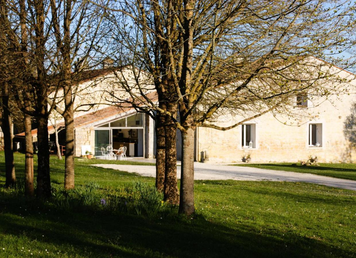 Gite De La Petite Vallee Saint-Savinien Kültér fotó